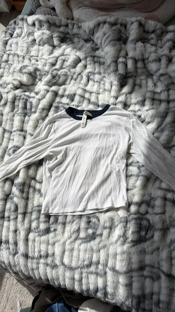 SKIMS Long Sleeve - Image 6