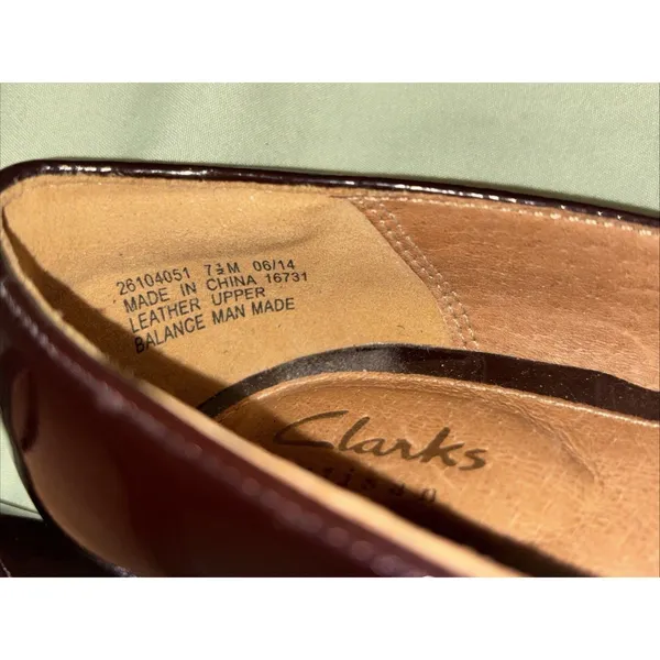 Clarks Artisan Sz 7.5 Burgundy Patent Leather Kitten Heel Pumps Pointed Toe - Image 15