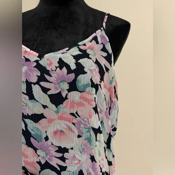 EUC Abercrombie & Fitch Black Spaghetti Strap Floral Peplum Tank size large - Image 3