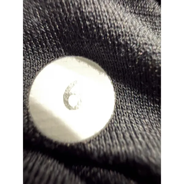 Lululemon Black‎ Cropped Leggings Women's Size 6 Athleisure Workout flaw - Image 5
