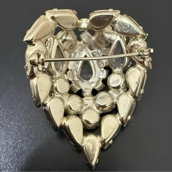 Vintage Unsigned Silver-tone Pave Clear Rhinestone Heart Brooch 13g. - Image 8