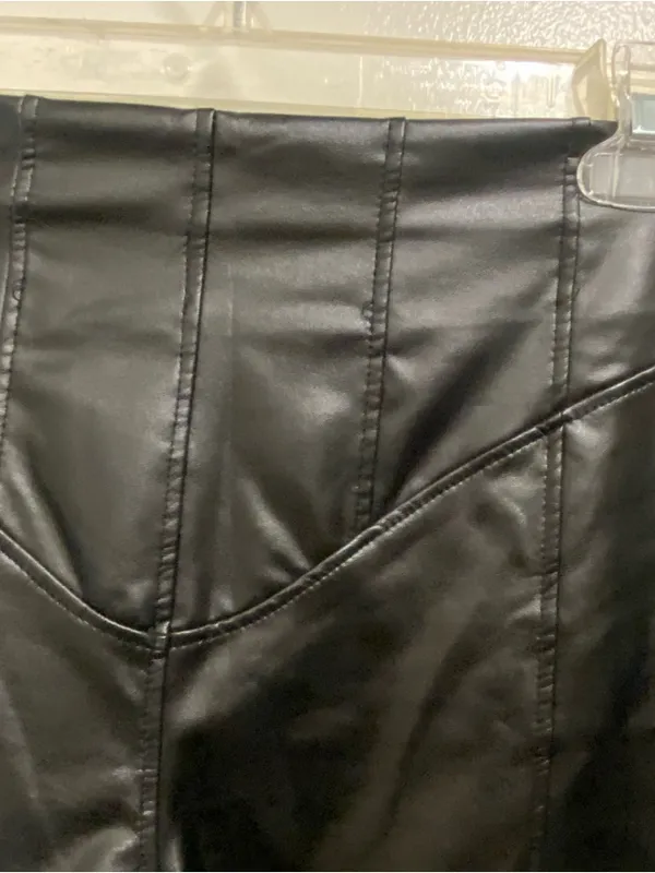 Womens Black Faux Leather Shorts L Large Waist 30 30” Goth Biker Punk Coquette - Image 3