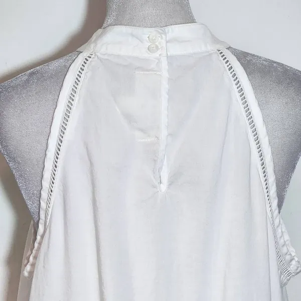 Cloth & Stone Anthropologie White Sleeveless Blouse with Lace Accent Size Medium - Image 7