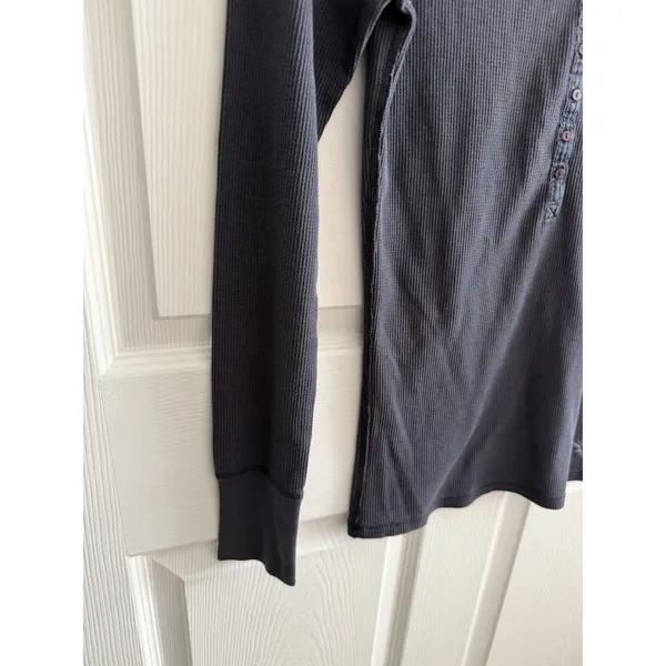 Women’s Y2K American Eagle Long Sleeve Gray Waffle Knit Henley Medium - Image 3