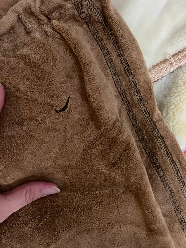 Nike tan fleece drawstring capris - Image 3