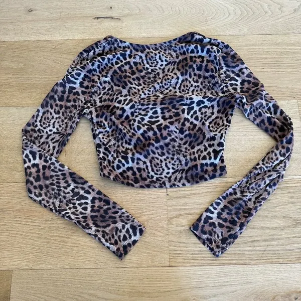 Beginning Boutique Key Hole Leopard Print Long Sleeve Crop Top in Brown - Image 4