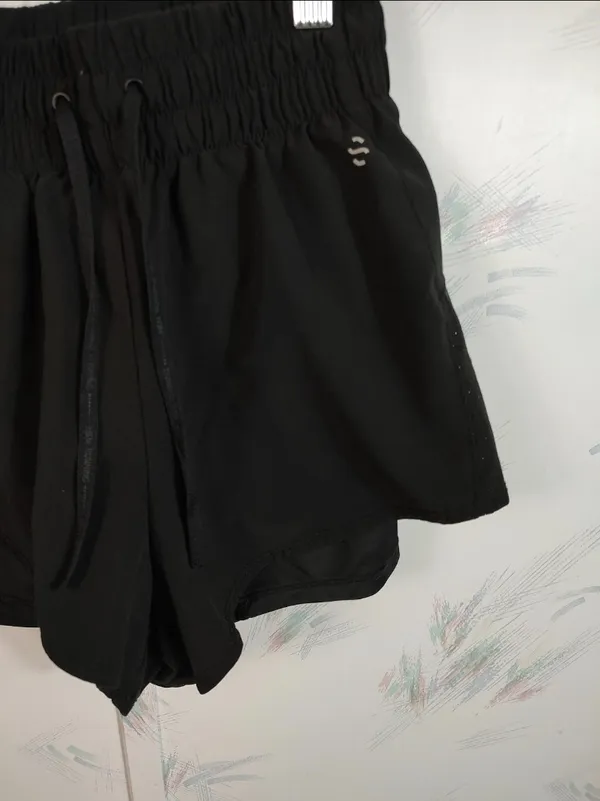 H&M Sport Black Shorts - Image 3
