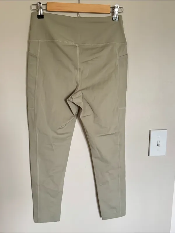 Girlfriend Collective Sage Mint Green 7/8 Length High Rise Pocket Legging Size M - Image 4
