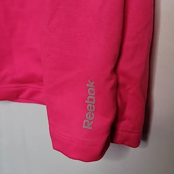 Reebok pink vneck workout pull over shirt sz Small - Image 2