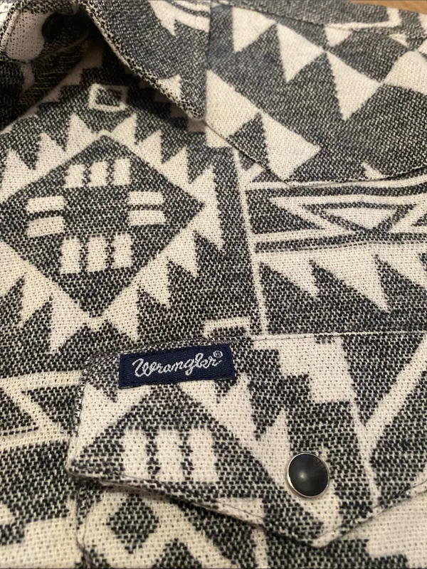 Wrangler Retro Grey Geo Boyfriend Western Snap Oversized Shirt Size SMALL - Image 7
