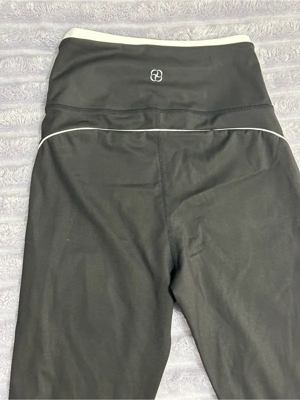 BERLCOK Black High-Waisted Leggings with White Trim — Size S — NWT - Image 4