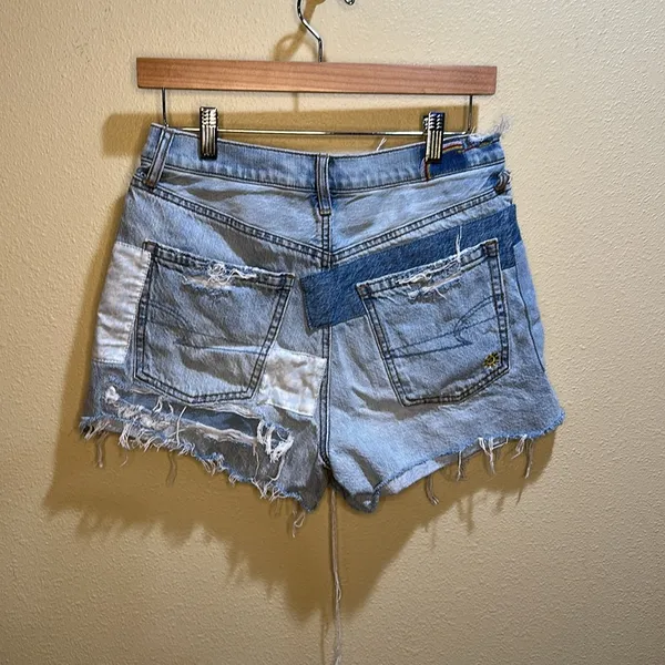 American Eagle size 6 High Rise rainbow patchwork 90’s Boyfriend Shorts - Image 2
