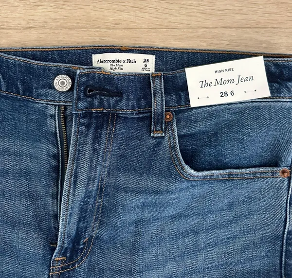 Abercrombie Jeans - Image 4