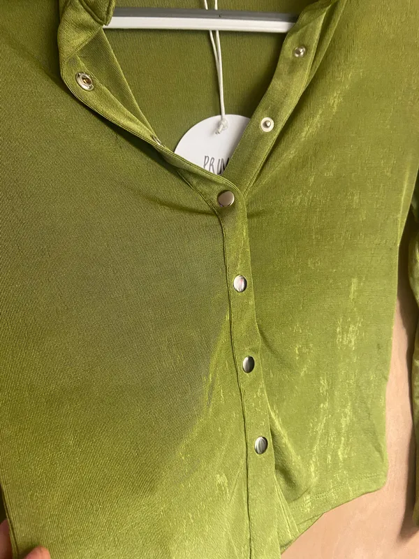 Princess Polly Green Shirt - Image 2