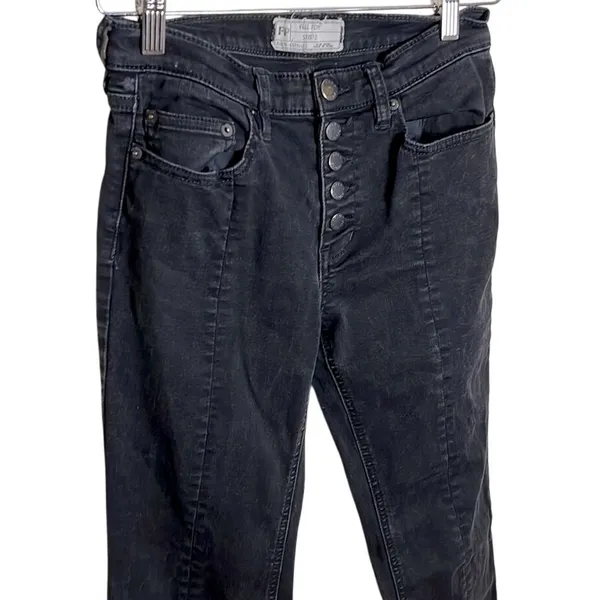 Free‎ People We the Free Washed Black Cropped Denim Size 27 24" inseam EUC - Image 2
