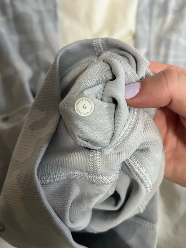 Lululemon Grey Camo Leggings - Image 3
