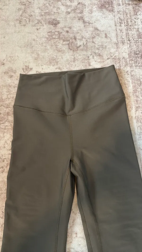 Abercrombie YPB Flare Leggings - Image 4