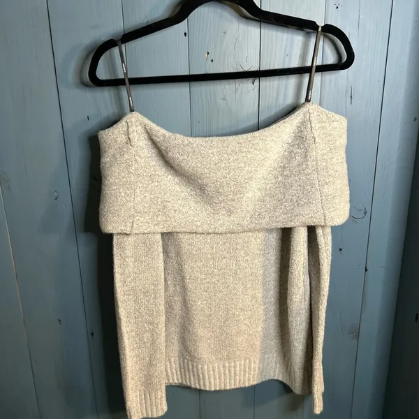 Forever 21 Off-Shoulder Light Gray Sweater | Size Medium - Image 4