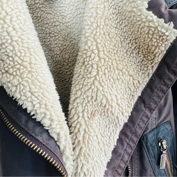 Barbour Women's Ordinance wax coated Jacket in Brown shearling lining GUC - Image 8