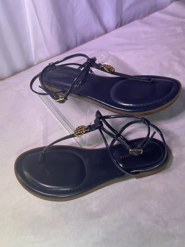 Tommy Hilfiger Black Strappy Thong Sandals with Gold Accent - Image 2