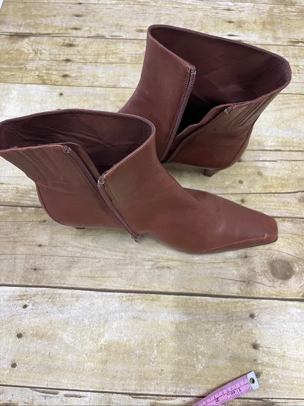 NWOT Jeffrey Campbell Women's Brown Leather Ankle Boots size 8.5 - Image 8