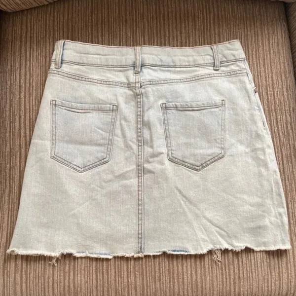 WILD FABLE Light Wash Denim Mini Skirt Size 12 - Image 9