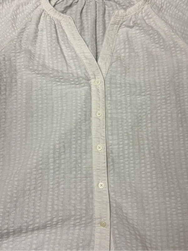 GAP White Seersucker Textured Button Front Peasant Blouse Size Medium - Image 9