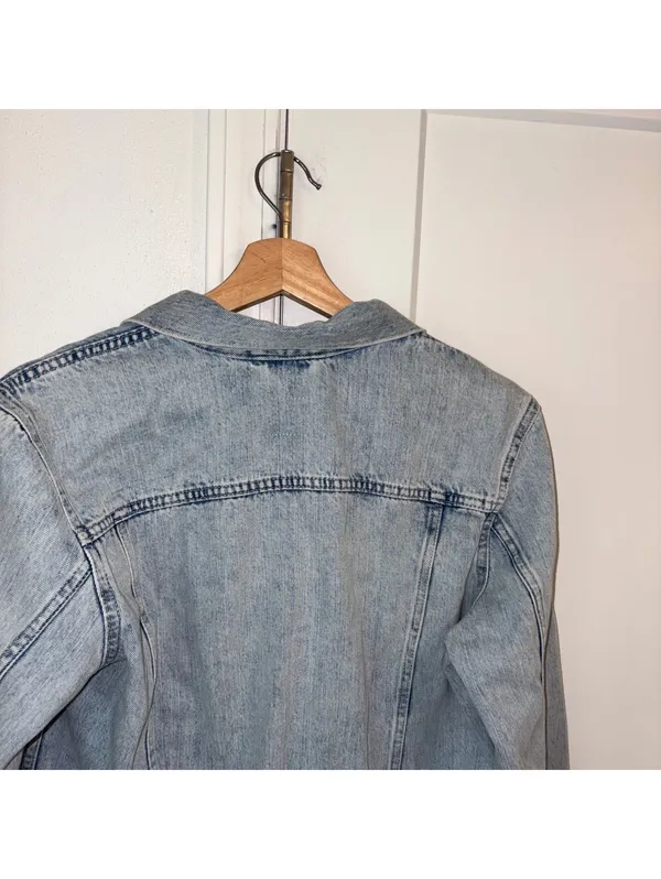 GAP Denim NWT $70 Light Wash Woman’s L Blue Jean Jacket Large Denim Coat - Image 5