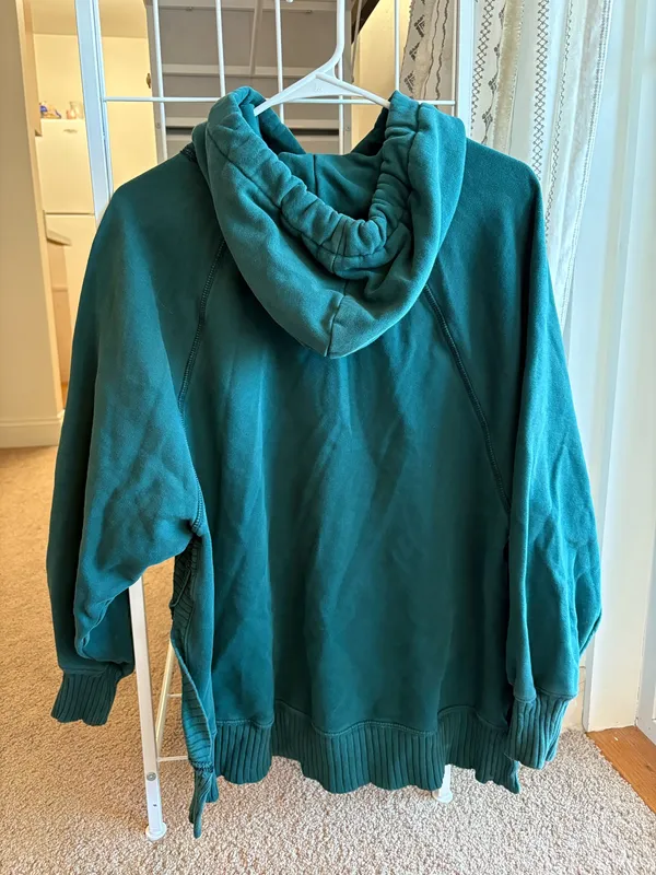 American Eagle Sweatshirt - Image 3