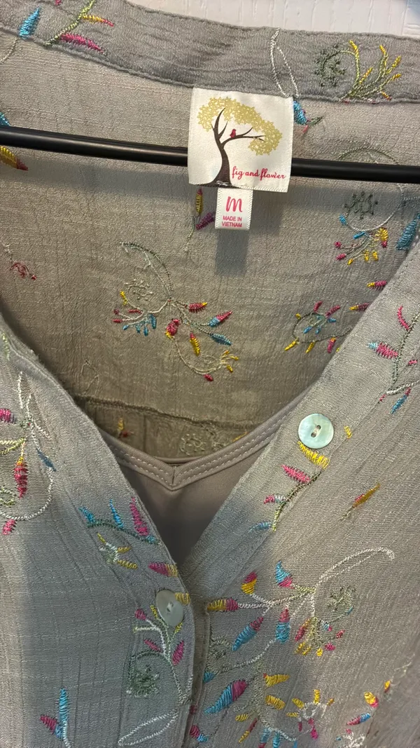 Fig Anthropologie & Flower Embroidered Blouse - Image 4