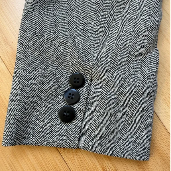 80's Vintage Renfrew Grey Herringbone Tweed Two Piece Blazer and Pants Suit - Image 10