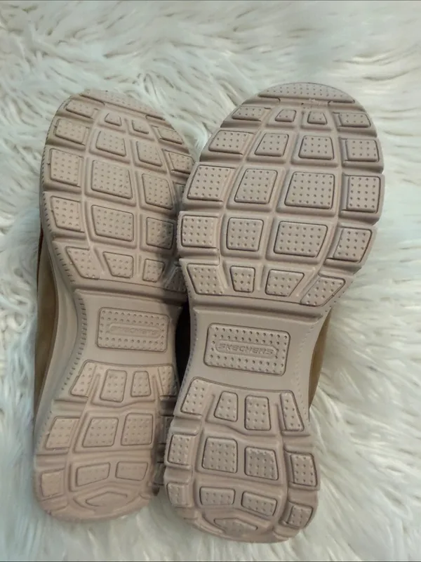 Skechers Vegan Tan Slip-On Women's Clog with Button Accent size 7 brand new - Image 6