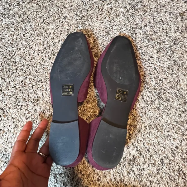 41 Hawthorn Burgundy Faux Suede D'Orsay Flats Gold Chain Accent‎ Womens 10 - Image 4