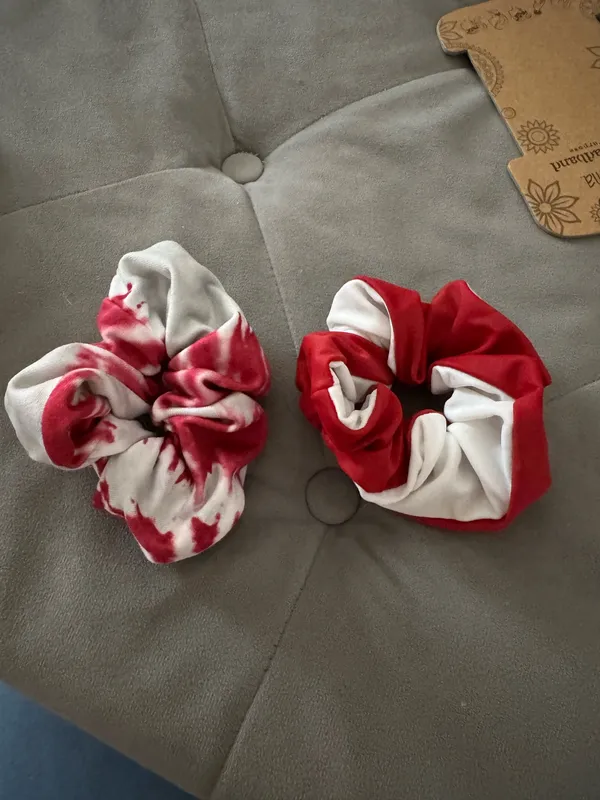 Scrunchie Red - Image 2