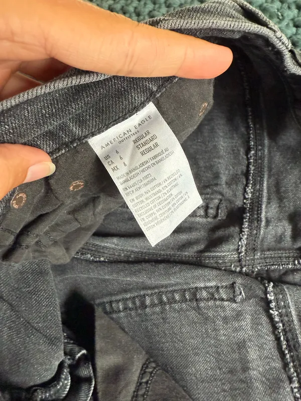 American Eagle 90s Bootcut Jeans - Image 3