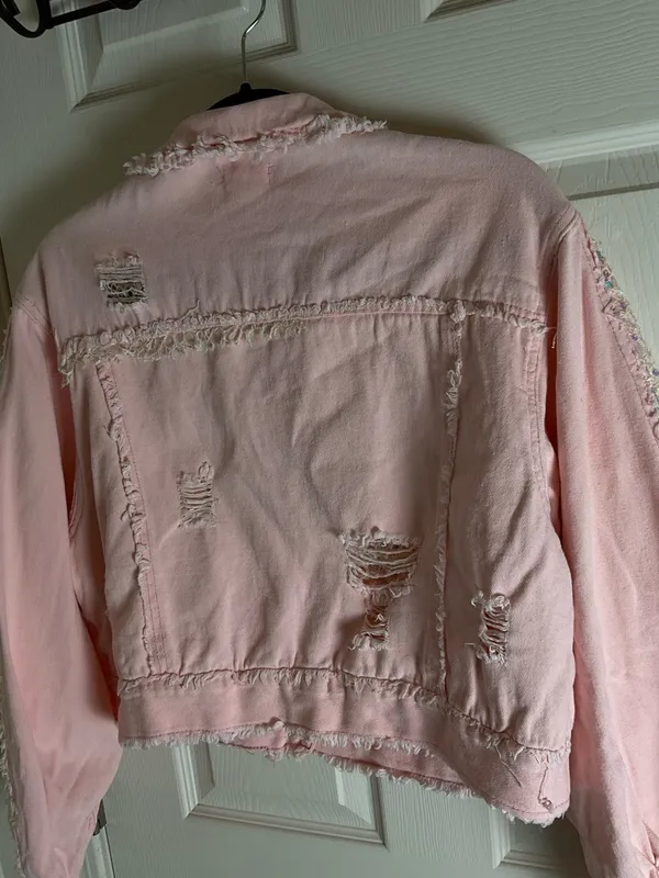 POL Pink Blush Denim Jacket with Sequin Lace Sleeves & Raw Hem - Sz L - Image 7