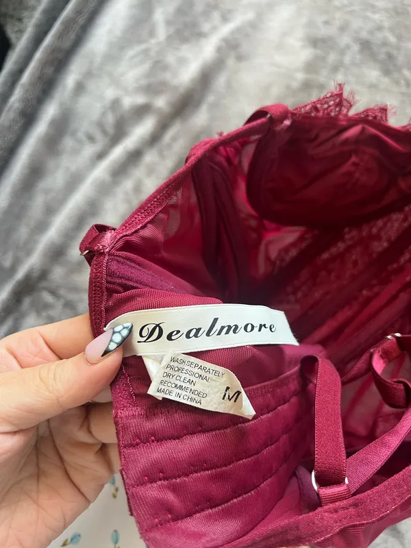 Dealmore Amazon Red Lace Corset - Image 3