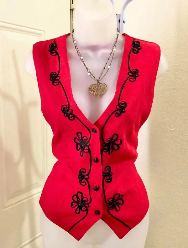 Whimsigoth Grunge Western Whimsygoth Red black floral embroidered fitted vest sleeveless jacket button front-Size M Made in USA #vintage - Image 3