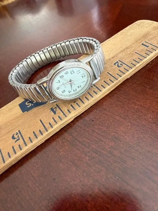 Vintage Quartz Stretchy Watch - Image 2