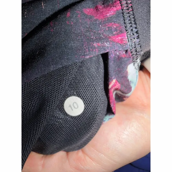 Lululemon Tranquil Crop Kara Blossom Pant Size 10 22" Inseam Retired Print - Image 4