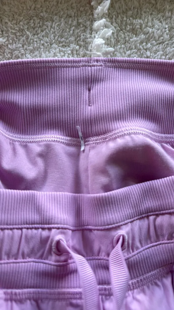 Lululemon Shorts Pink  - Image 4