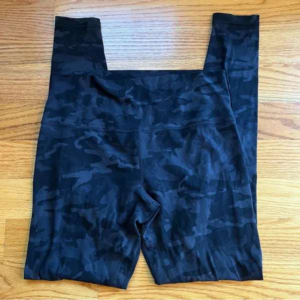Lululemon Align Pant in dark gray camo print size 14 tall - Image 6