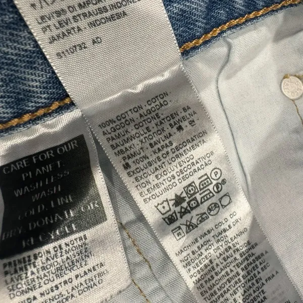 Levi’s 501 Cutoff Shorts Women’s 32 - Image 3