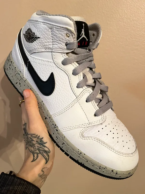 Air Jordan 1 Retro Mid GS ‘White Cement’ - Image 2