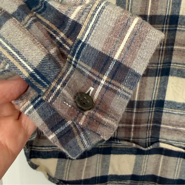 L.L. Bean Women's Scotch Plaid Flannel Shirt, Quarter-Zip‎ Size Small - Image 7