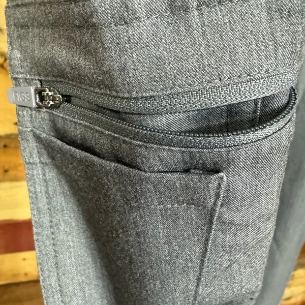 Figs Technical Collection ‘Yola’ Kade Gray Cargo Skinny Scrub Pants - Image 6