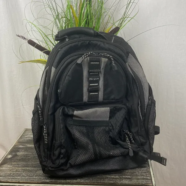 Targus Black & Gray Sport 15-16” Multi Use Sporty Backpack - Image 2