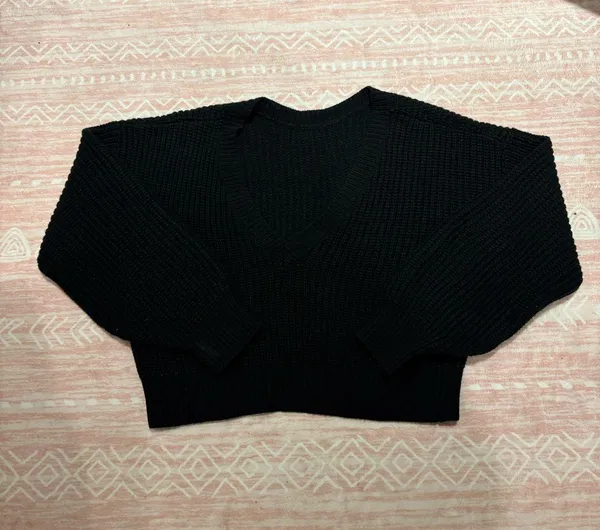 Women’s black sweater Size M - Image 2