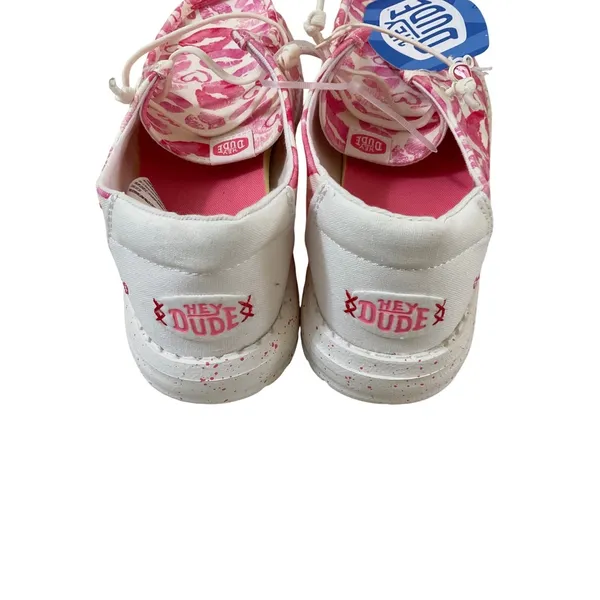 Hey Dude Wendy Cottage Crochet Shoes Women 12 Pink Lips Hearts Slip On Loafers - Image 3