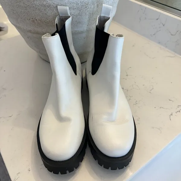 BP. Kora Lug Chelsea Boot in White Size US 8.5 - Image 2